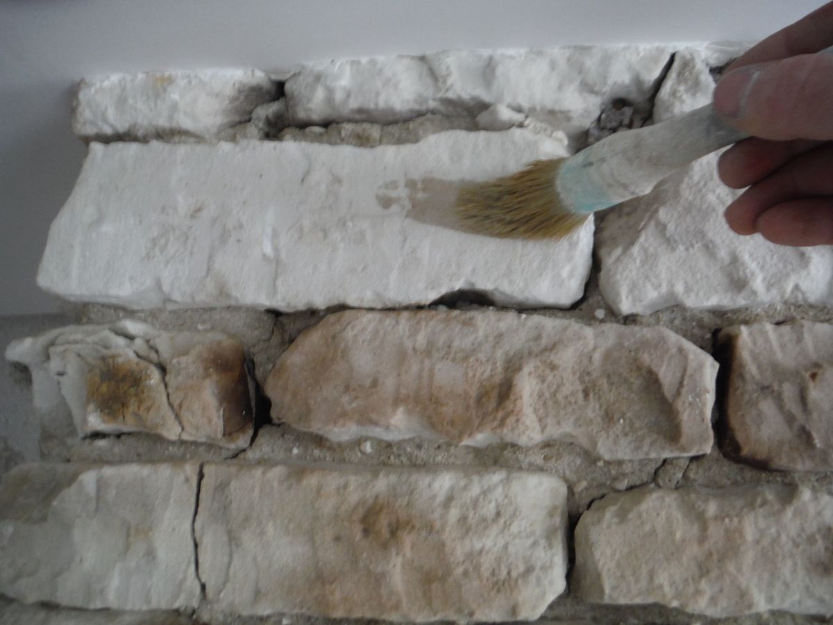 Rénover le mur noirci d'une cheminée!