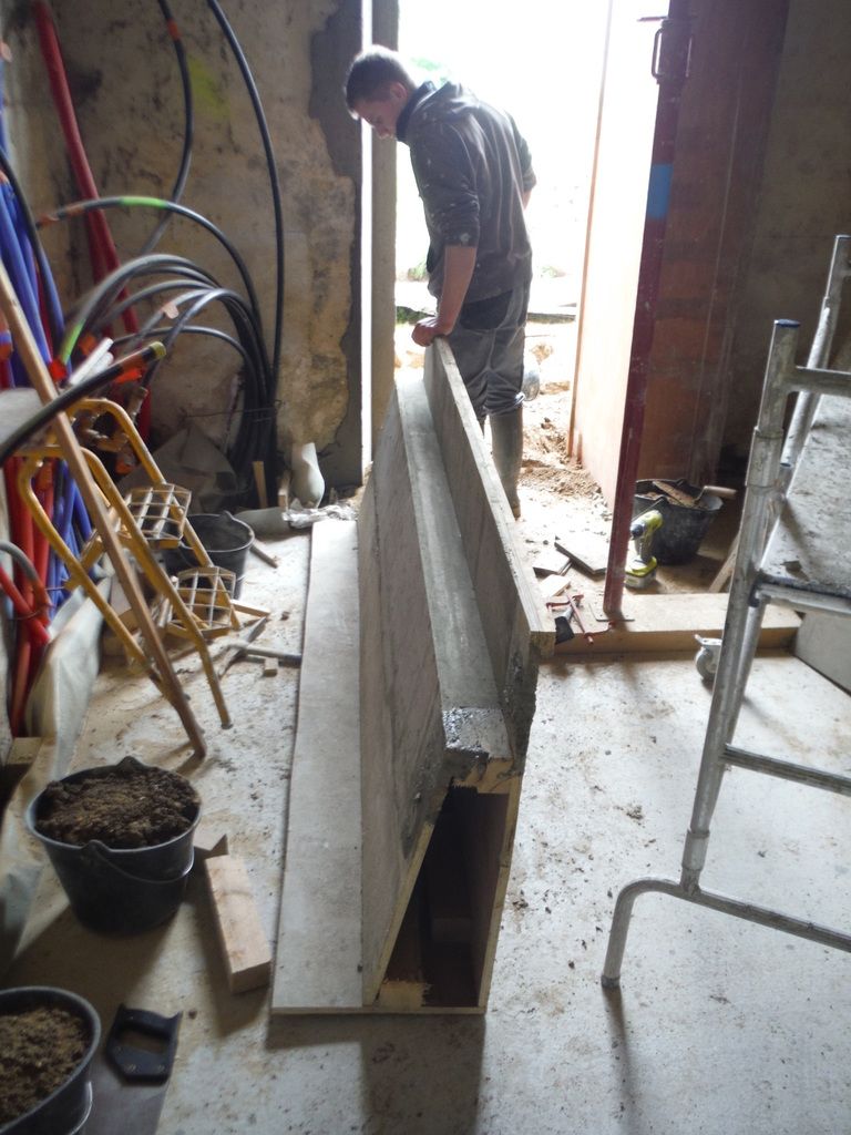 Divers travaux... (partie 4: la porte du cellier)