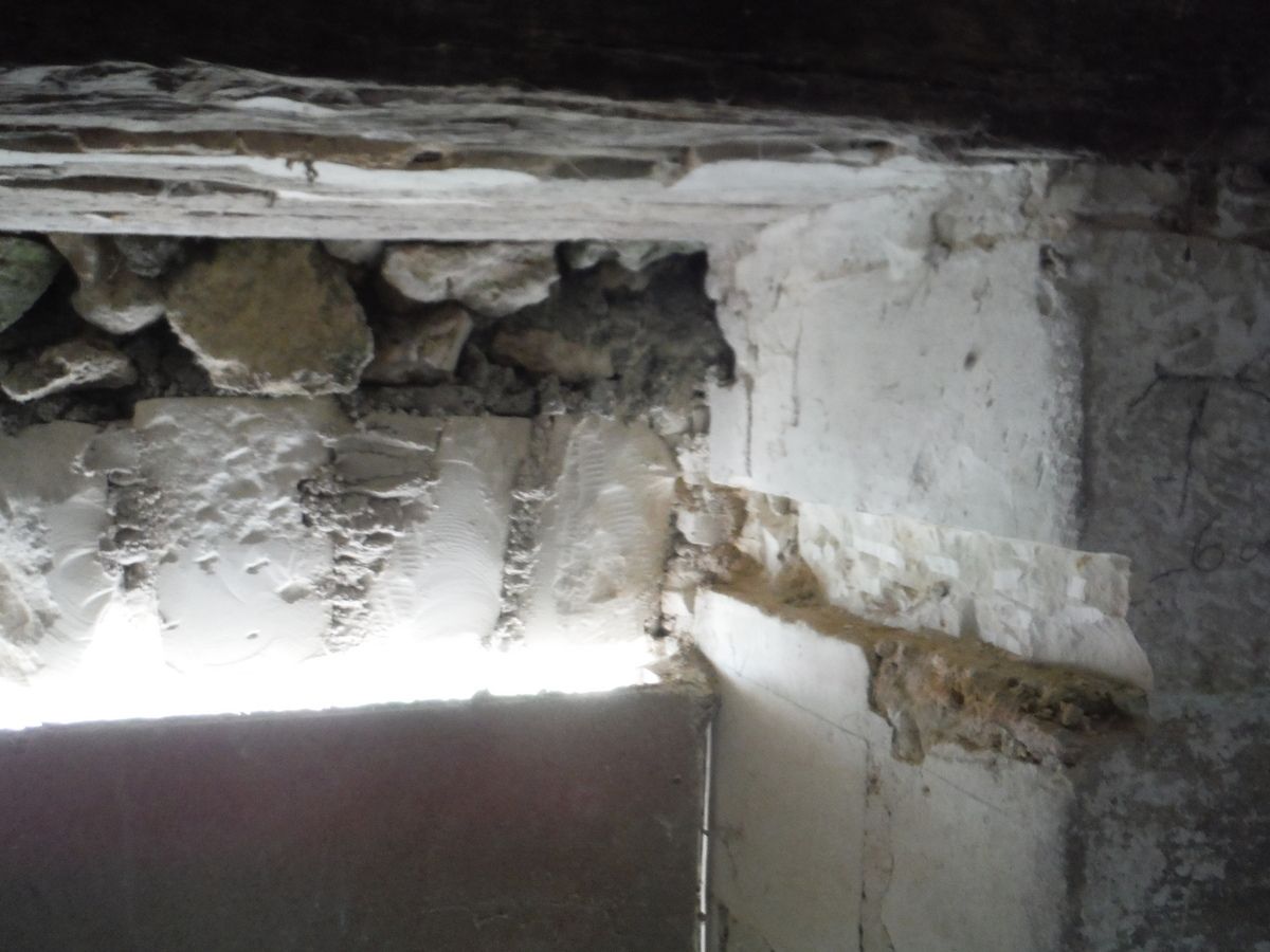 Ponçage de dalle, taille de pierres et piquetage de murs!