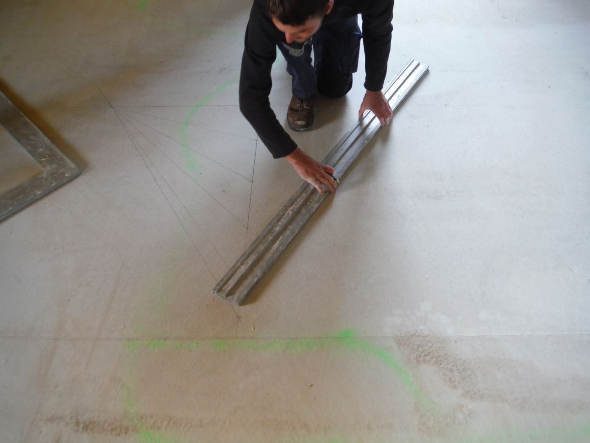 Traçage au sol d'un escalier en béton!