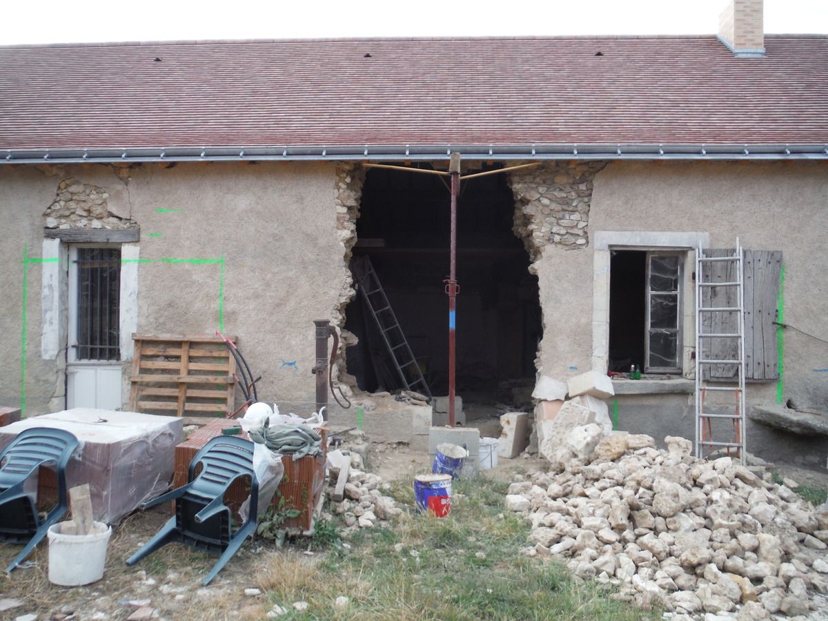 préparation des coffrages de piliers des baies vitrées!