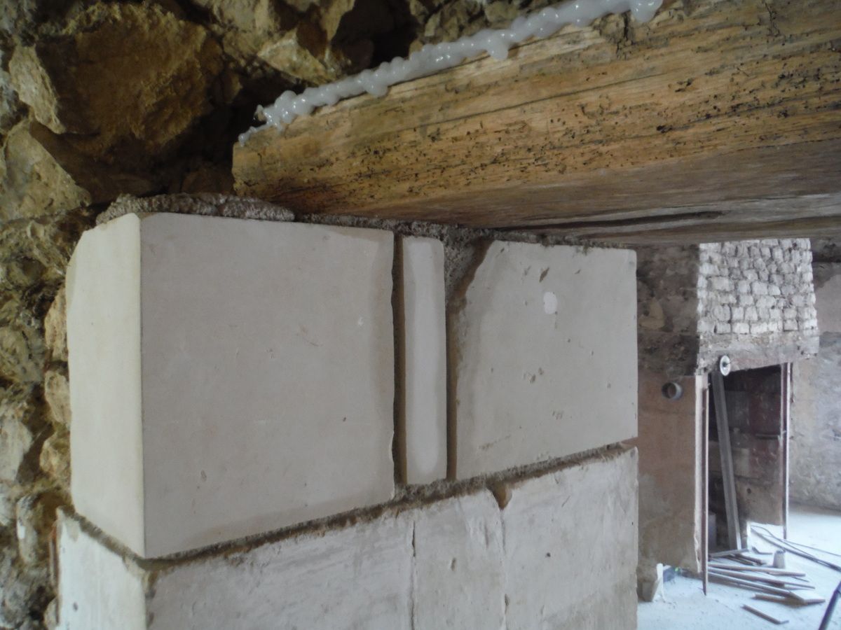 Encore de la maçonnerie! Rehausser un linteau de porte.