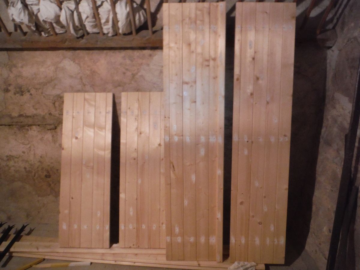 Reprise du blog: Réalisation de volets en bois pour les portes et fenêtres sur-mesure! 
