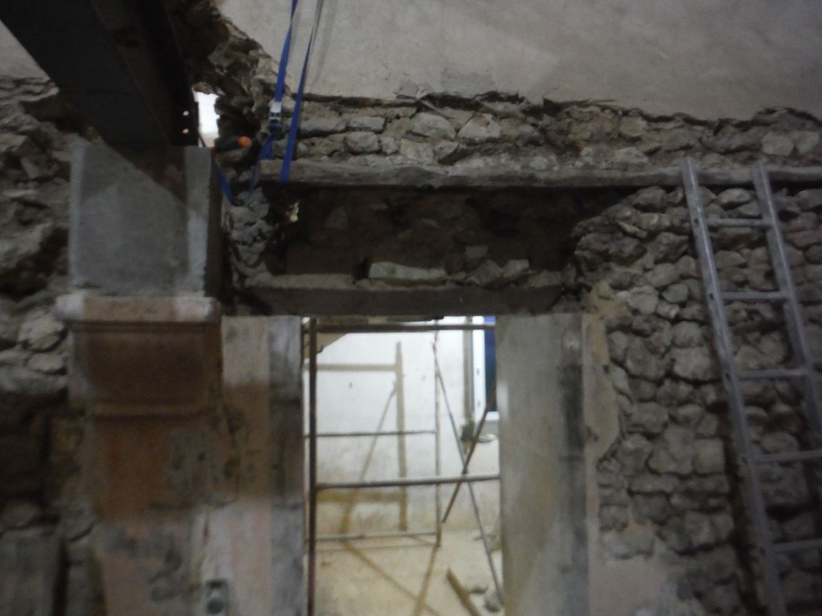 Encore de la maçonnerie! Rehausser un linteau de porte.