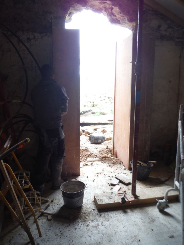 Divers travaux... (partie 4: la porte du cellier)