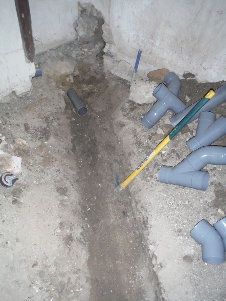 On commence les (vrais) travaux dans la maison.... 