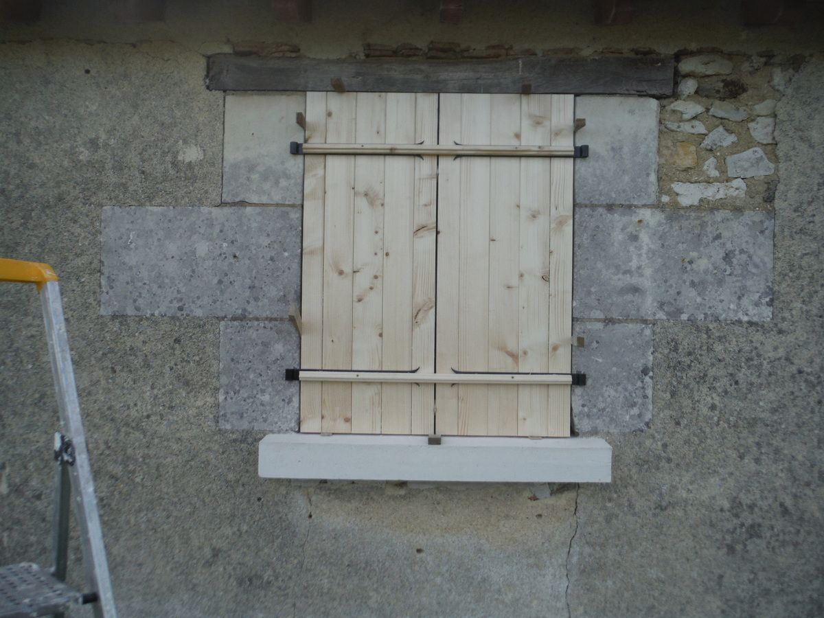 Reprise du blog: Réalisation de volets en bois pour les portes et fenêtres sur-mesure! 