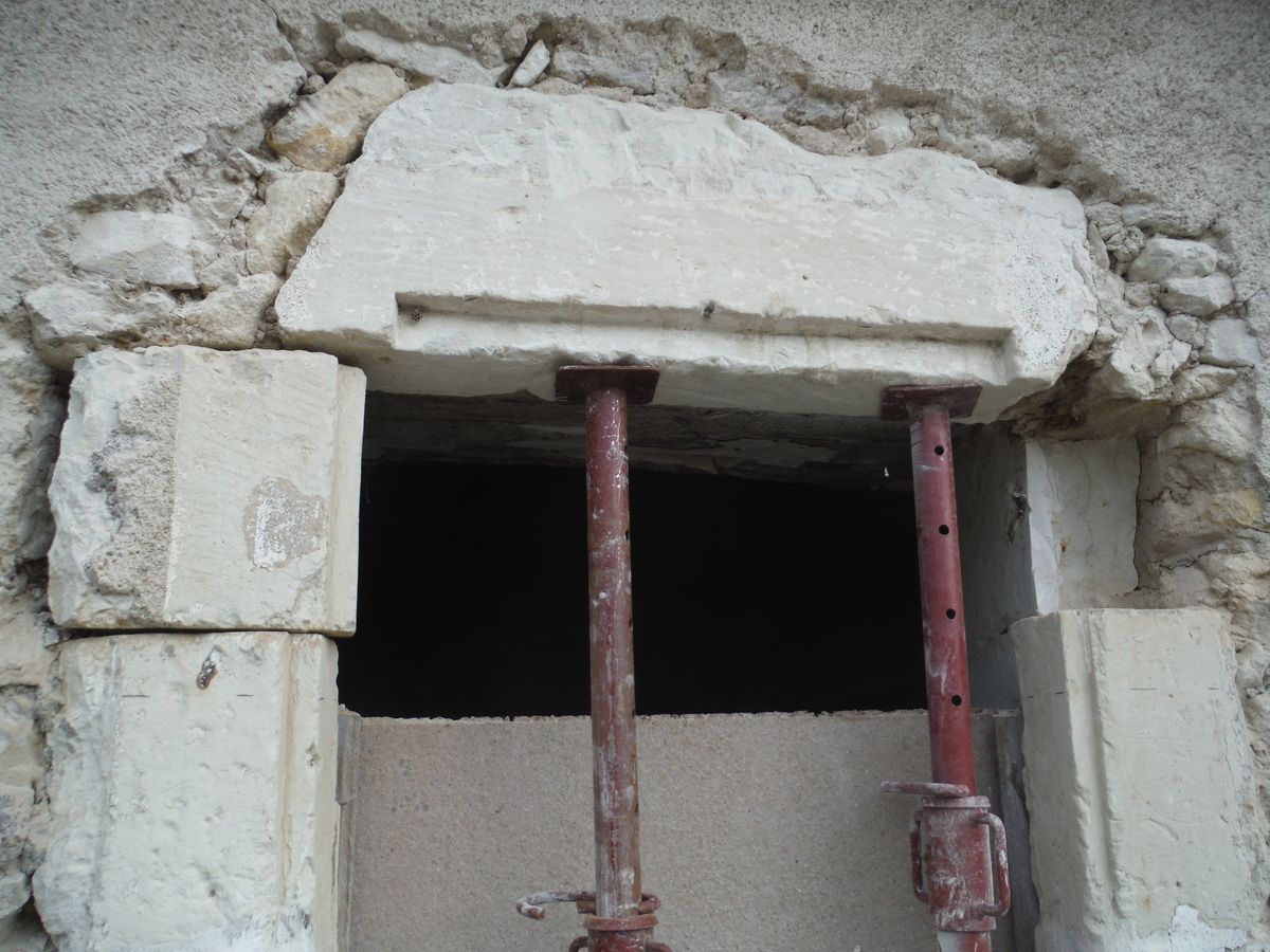 Ponçage de dalle, taille de pierres et piquetage de murs!