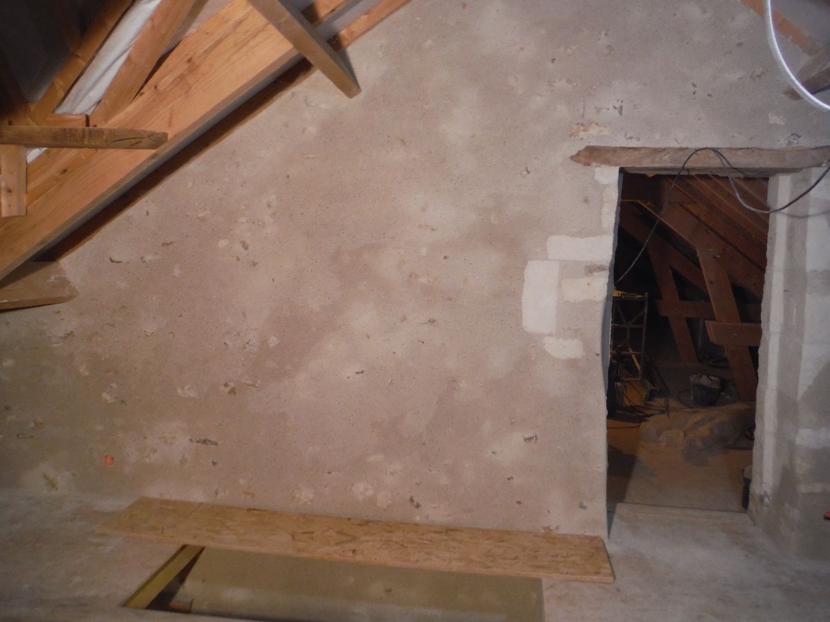 Derniers travaux de gros oeuvre pour le rez de chaussée! partie 3: enduit du mur de pignon!