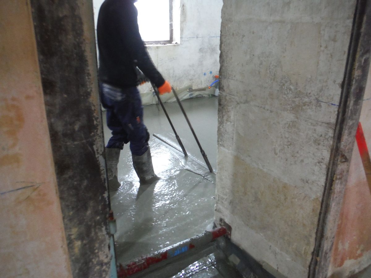 On coule la dalle de béton!! (article légèrement modifié)