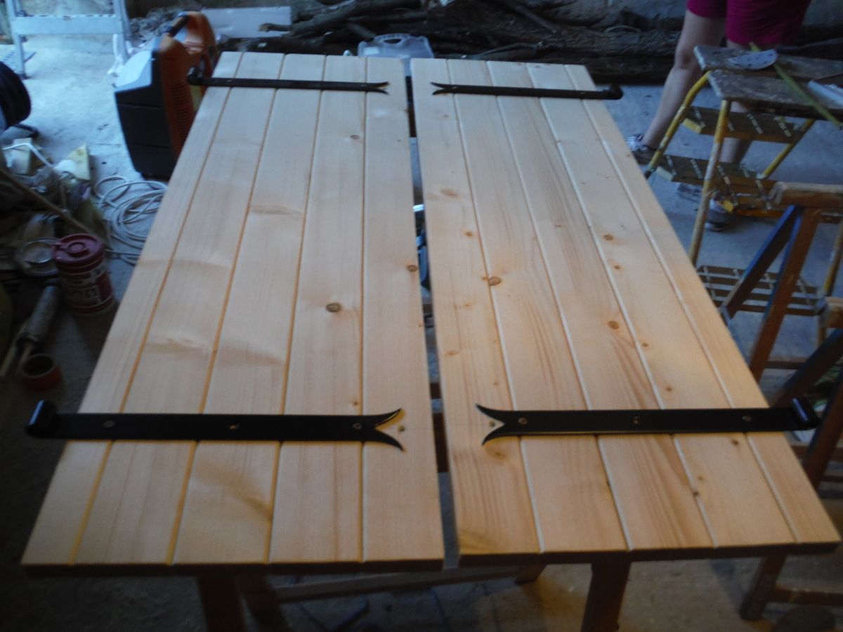 Reprise du blog: Réalisation de volets en bois pour les portes et fenêtres sur-mesure! 