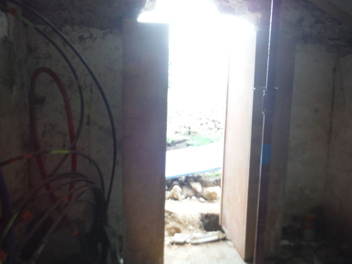 Divers travaux... (partie 4: la porte du cellier)
