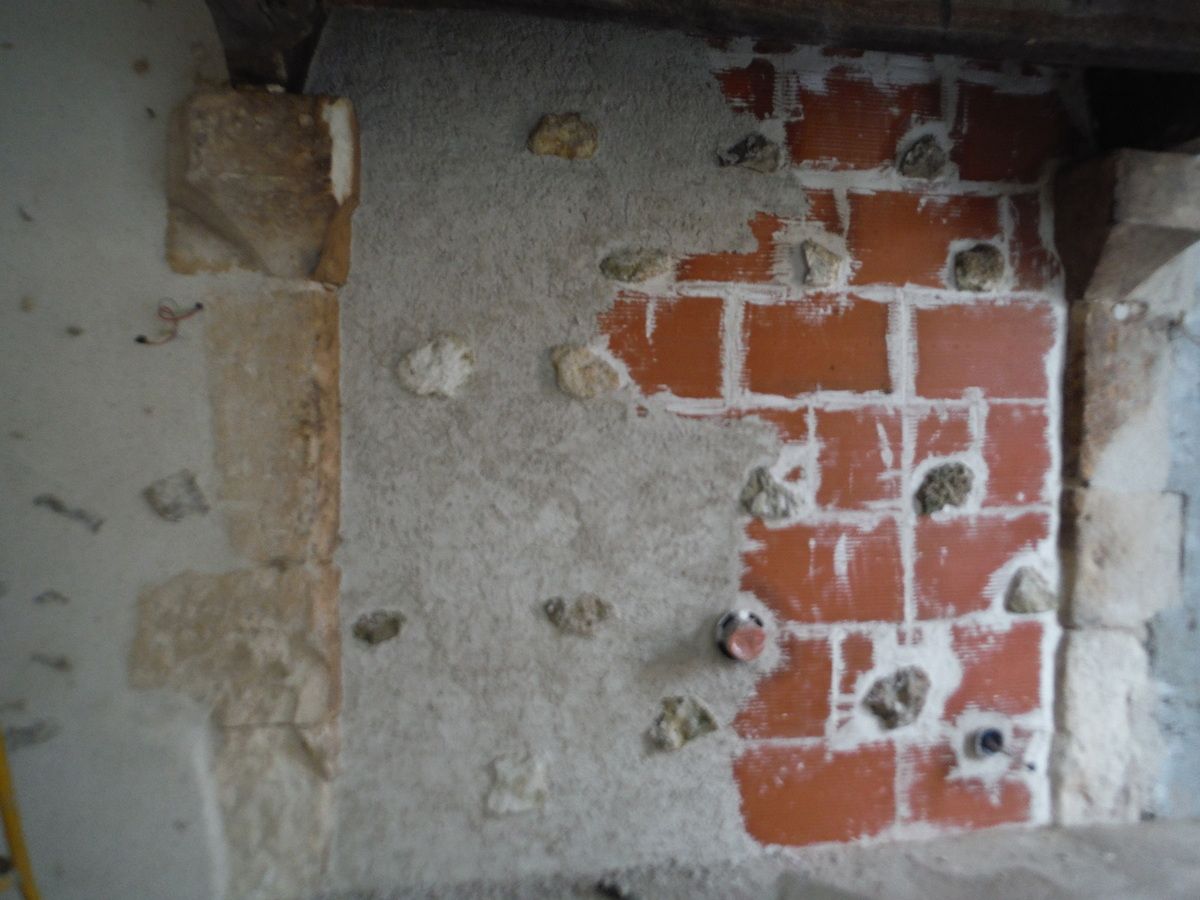 Rénover le mur noirci d'une cheminée!