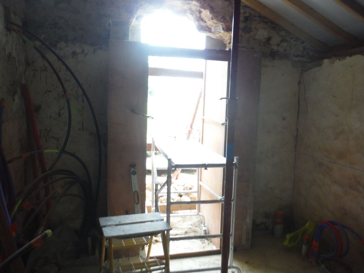 Divers travaux... (partie 4: la porte du cellier)