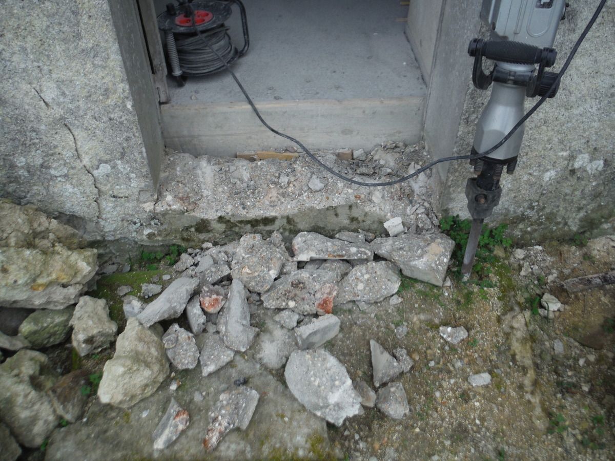 Divers travaux... (partie 2: la porte de la chambre)