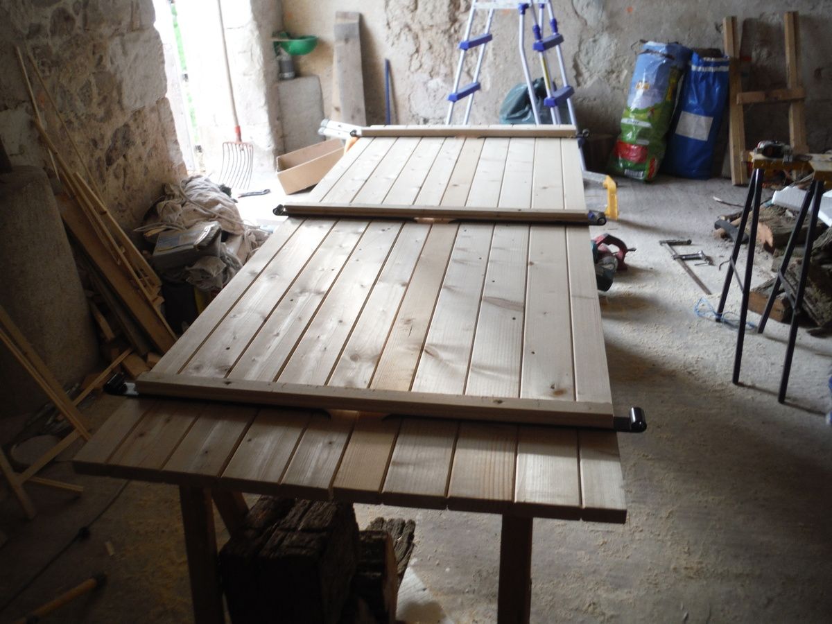Reprise du blog: Réalisation de volets en bois pour les portes et fenêtres sur-mesure! 