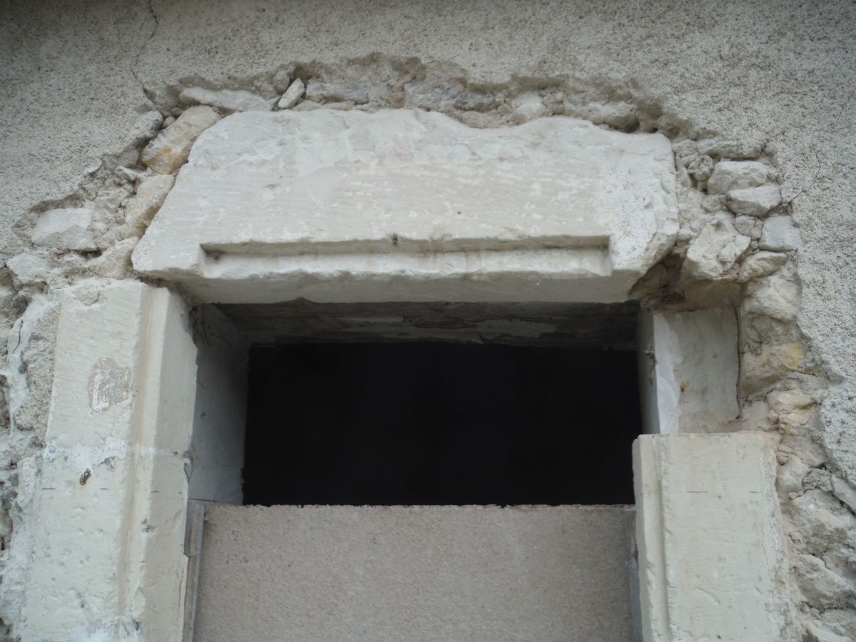 Ponçage de dalle, taille de pierres et piquetage de murs!