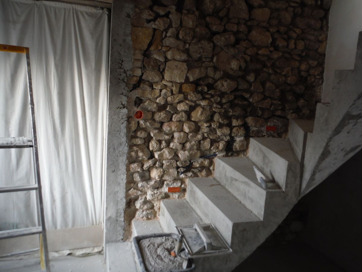 Derniers travaux de gros oeuvre pour le rez de chaussée! partie 3: enduit du mur de pignon!