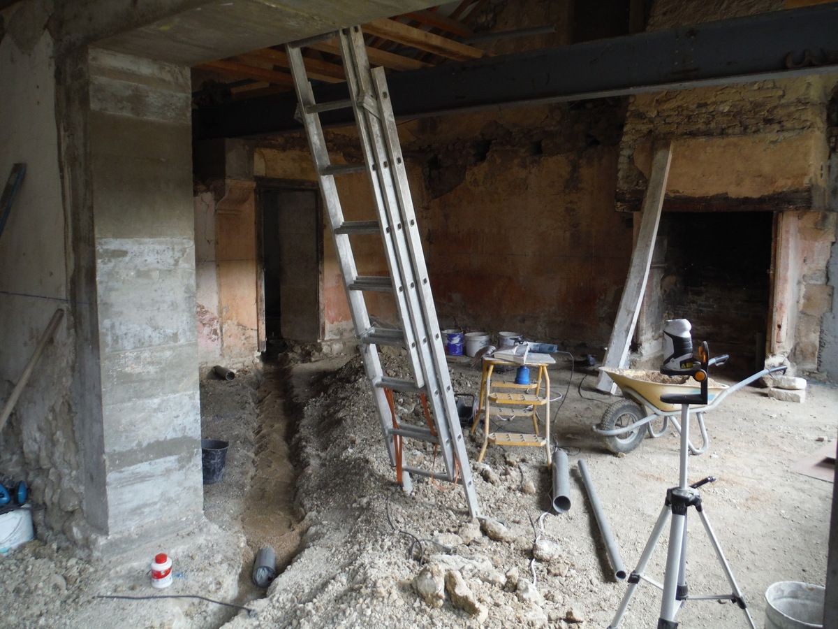 On commence les (vrais) travaux dans la maison.... 