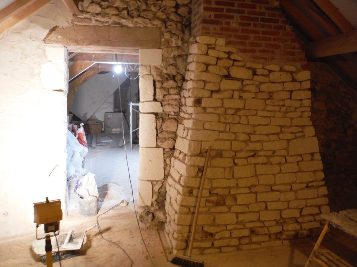 Derniers travaux de gros oeuvre pour le rez de chaussée! partie 3: enduit du mur de pignon!