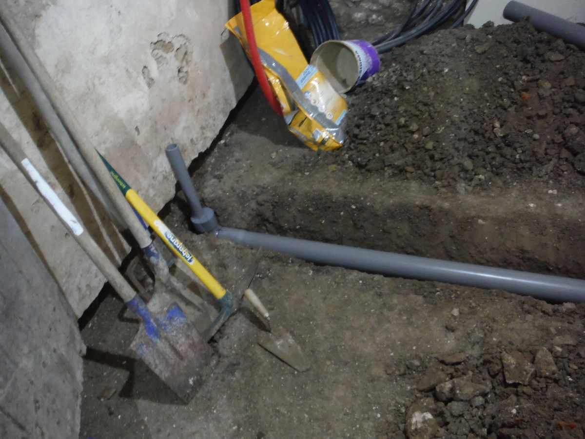 On commence les (vrais) travaux dans la maison.... 